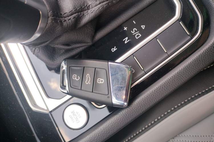 Used Volkswagen Magotan 2023 2 Million Units Limited Edition 330TSI DSG Leading Version Interior 1