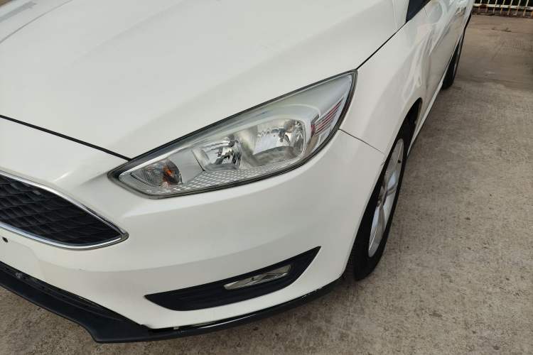 Used Ford Focus 2017 Hatchback 1.6L Automatic Comfort Plus SmartDrive Edition Left Front Headlight