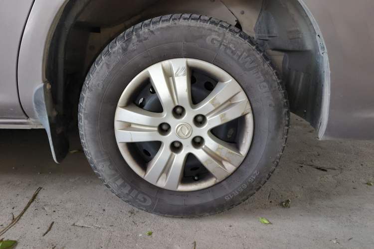 Used FORTHING Lingzhi 2016 M5 2.0L 7-seat Long-wheelbase Comfort Version