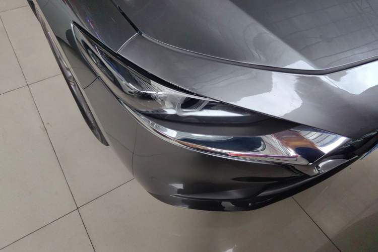 Used Mazda 3 Axela 2020 1.5L Automatic ZhiMei Edition Right Front Headlight
