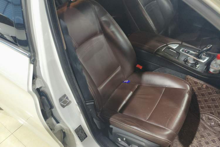 Used BMW 5 Series 2014 525Li Luxury Design Package
