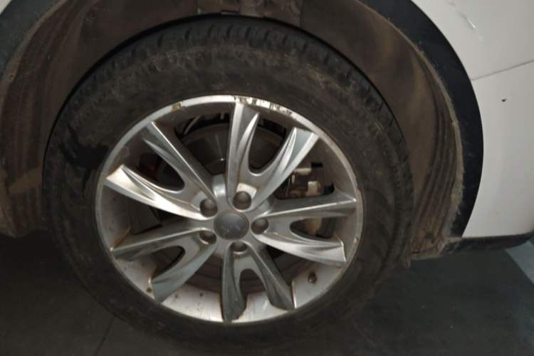 Used Haval H7 2016 Blue-Label H7 2.0T Automatic Luxury Model Right Front Wheel Hub