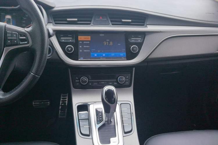 Used Geely Auto Emgrand GS 2016 Sport Edition 1.3T Automatic ZhenShang Model Audio And AC Panel