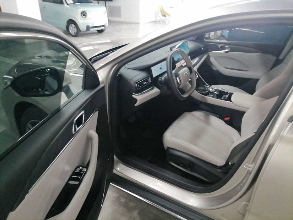 Geely Galaxy Stellar 6 2026 Model 125km Exploration+ Edition — снимка 20