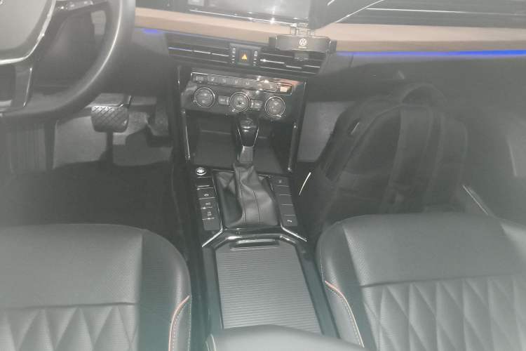 Used Volkswagen Passat 2019 330TSI Luxury Edition China VI Standard