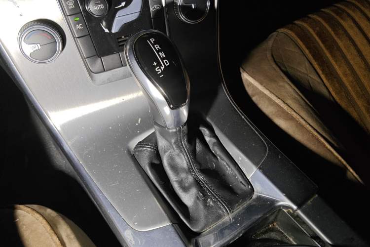 Used Volvo S60 2015 S60L 2.0T Smart Drive Edition Gear Lever