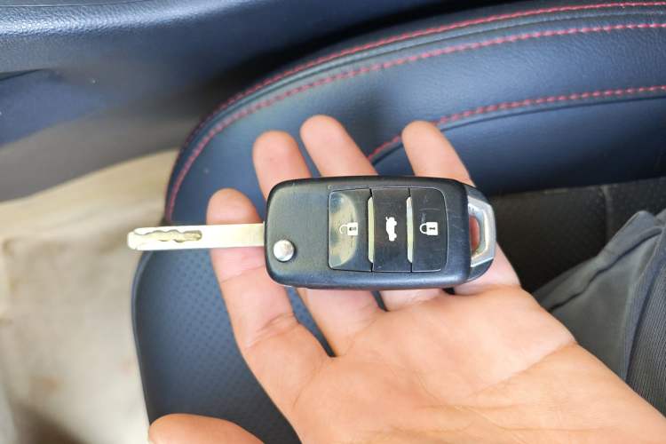 Used CHANGAN CS75 2014 2.0L Manual Luxury Version China IV Standard
