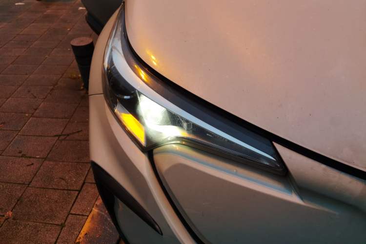Used Toyota IZOA EV 2020 E·Smart Edition Right Front Headlight