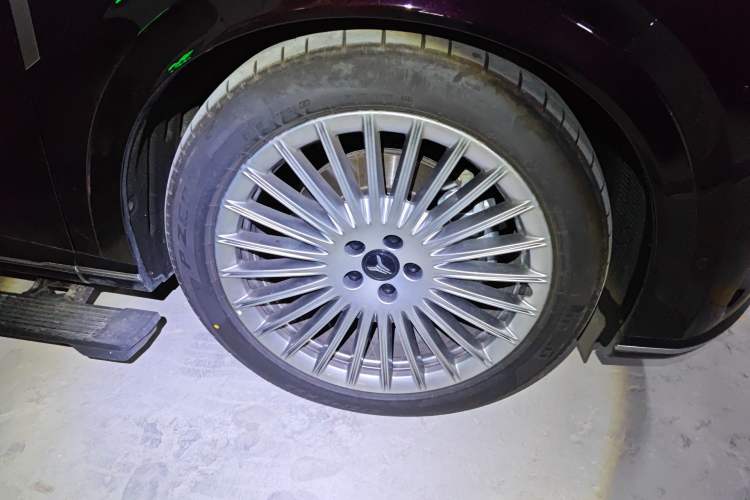 Used VOYAH Titan 2026 Model Max+ Right Front Wheel Hub