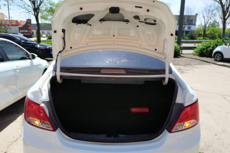 Used Hyundai Verna (older generation) 2014 1.4L Manual Fashion GS Model
