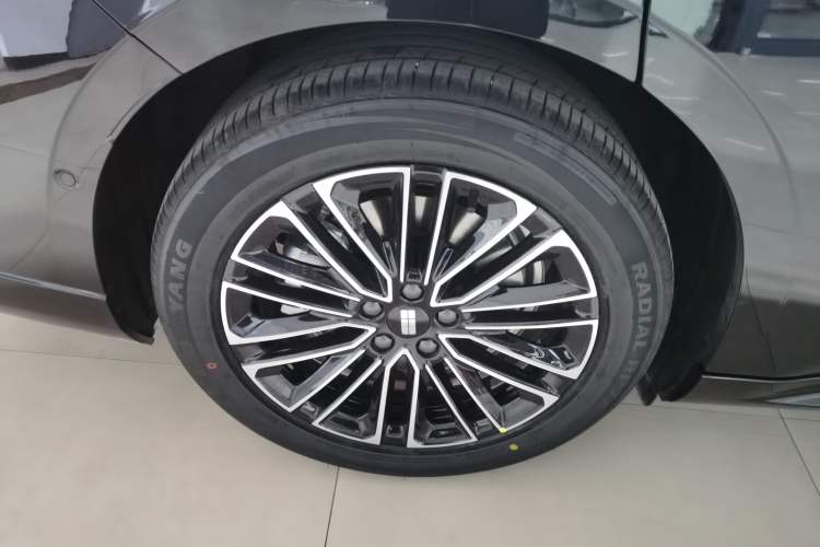 Used Geely Galaxy Galaxy 8 2025 130km EM-i Deluxe Edition
