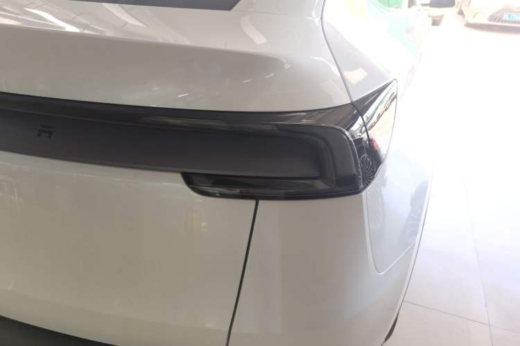 Used Tesla Model Y 2025 Updated Version Long-Range All-Wheel Drive