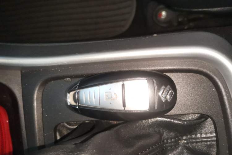 Used Suzuki S-Cross 2015 1.6L CVT Two-Wheel Drive Elite Version
