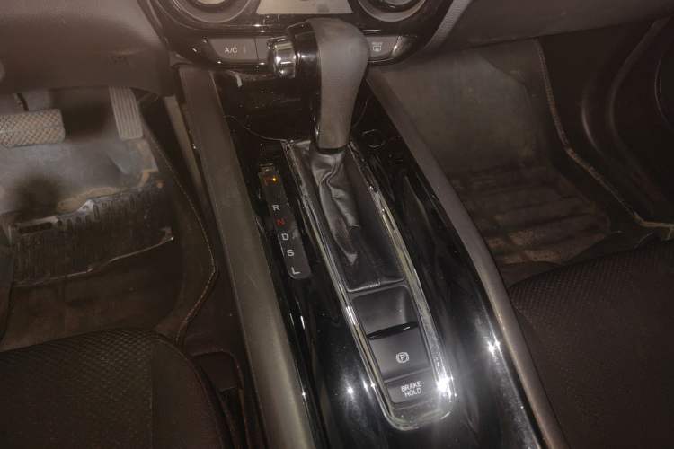 Used Honda Vezel 2015 1.5L CVT two-wheel drive Comfort trim Gear Lever