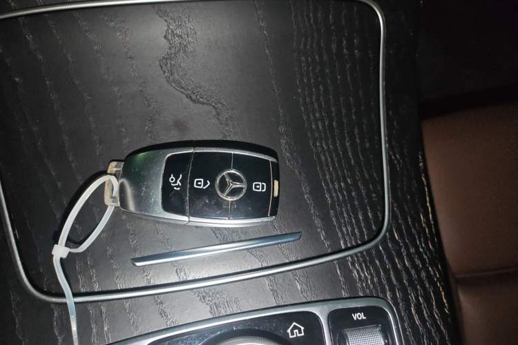 Used Mercedes-Benz E-Class 2018 E 200 L Sport Edition Vehicle Key