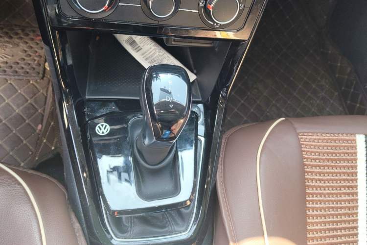 Used Volkswagen Tacqua 2020 1.5L Automatic Yue Gear Lever