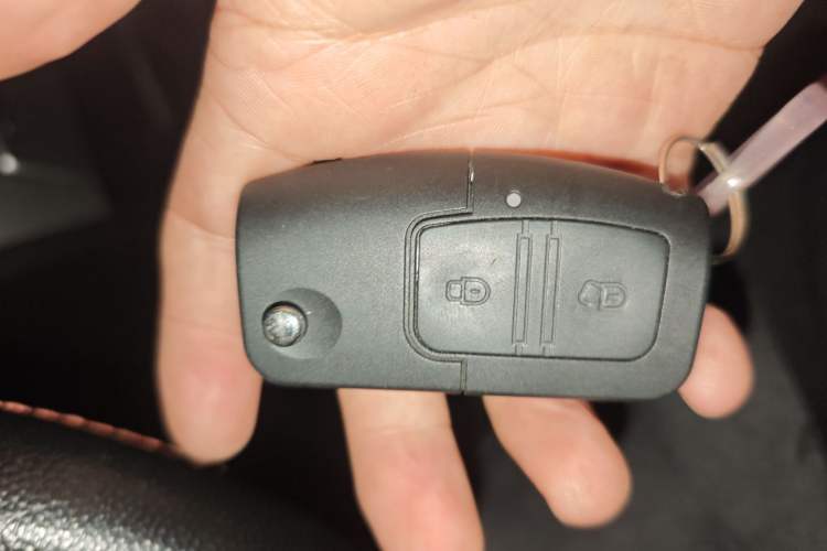 Used JMC Yuhu 7 2016 2.4L Four-Wheel Drive Luxury Version 4G69
