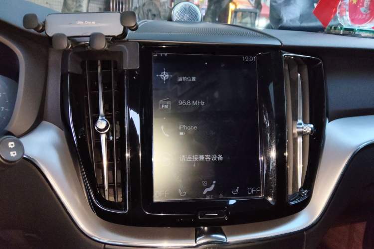 Used Volvo XC60 2019 T5 4x4 Smart Edition China V Standard Audio And AC Panel