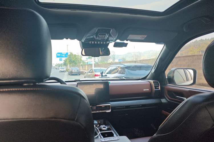 Used JMC DaDao 2023 Fly-Jiang 2.3T Diesel Automatic 4x4 Extreme Edition Headliner