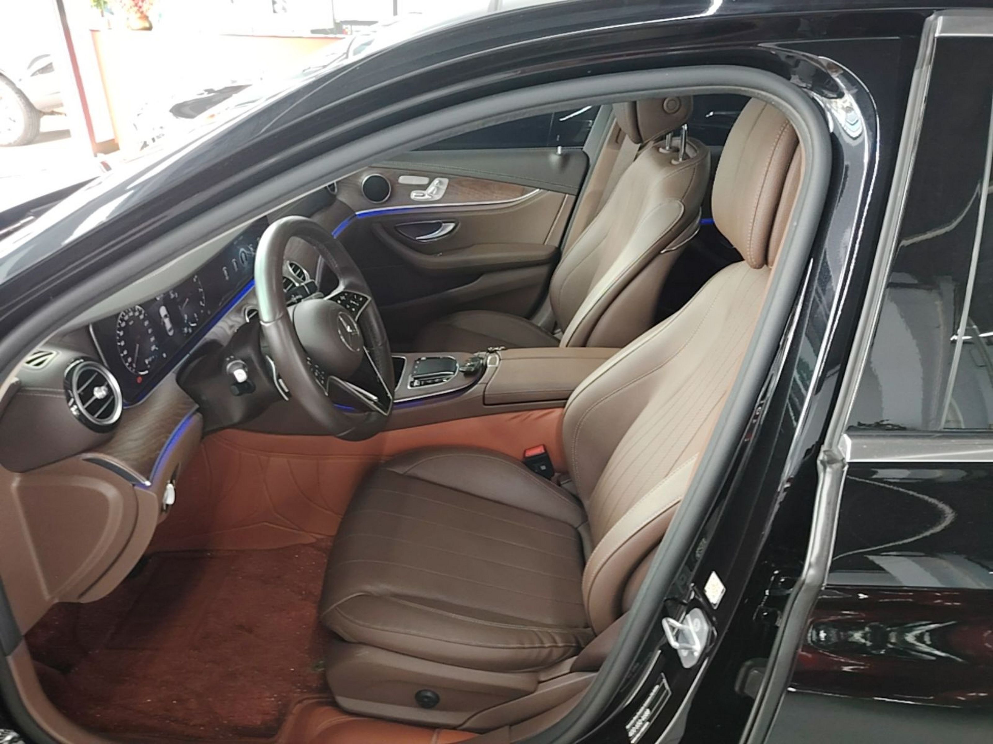 Vordere Reihe im Auto