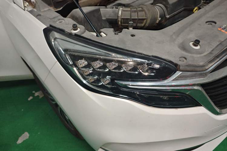 Used Buick GL8 2022 ES Landtrek 653T Luxury Edition