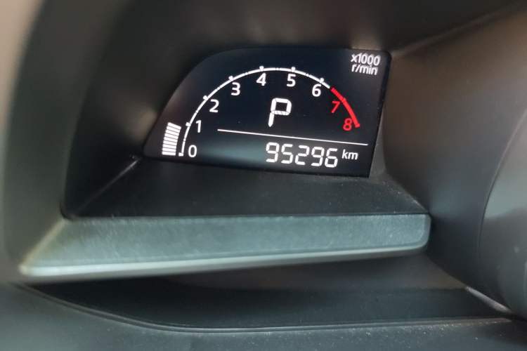 Used Mazda 3 Axela 2017 Sedan 1.5L Automatic Luxury Model Emission Standard China V Odometer Close Up