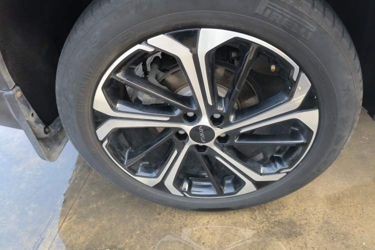 Used Dongfeng Aeolus Huge 2022 Mach Dual-Motor 1.5T MHD Dare-to-Dream Edition