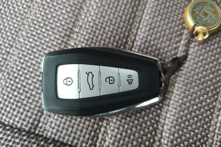 Used Geely Auto Emgrand 2019 Leading Edition 1.5L Manual Luxury Model China VI Standard