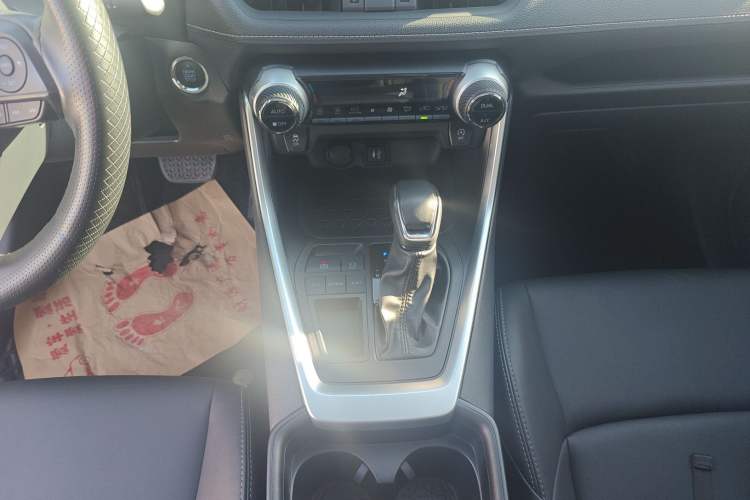 Used Toyota Wildlander 2022 2.0L CVT Two-Wheel Drive Luxury PLUS Edition
