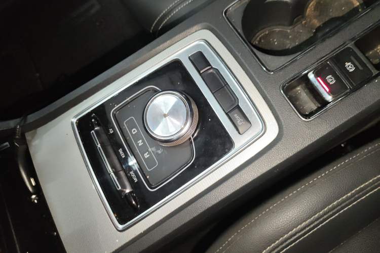 Used Roewe i6 New Energy 2019 PLUS 50T 4G Connected Glory Luxury Edition Gear Lever