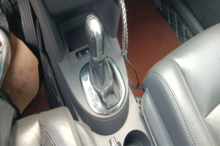 Used Volkswagen Touran 2013 1.4T DSG Smart Edition 7-Seater Gear Lever