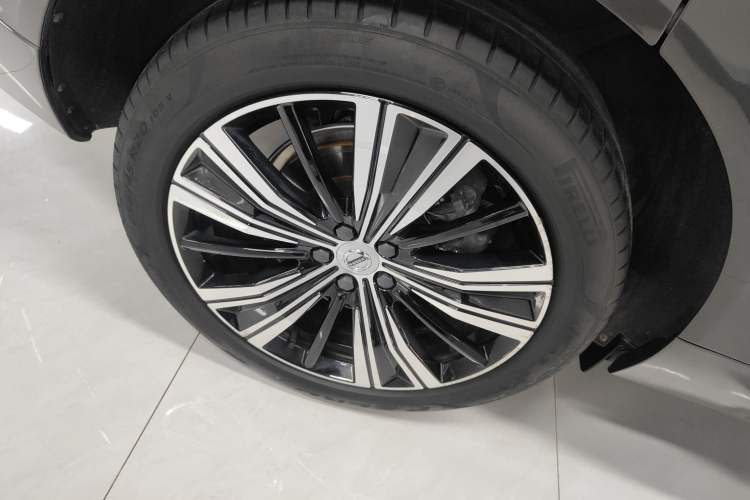 Used Volvo XC60 New Energy 2022 T8 Plug-in Hybrid All-Wheel Drive Smart Luxury Edition Exterior 5