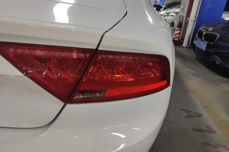 Used Audi A7 2013 30 FSI Standard Edition Right Rear Taillight