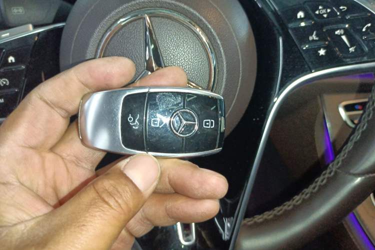 Used Mercedes-Benz E-Class 2022 Second Facelift E 300 L Fashion Edition Vehicle Key