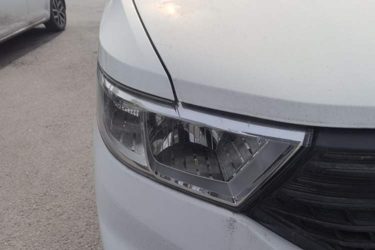 Used Wuling Hongguang V 2019 1.5L Jingqu Edition Sealed-Window Vehicle China VI LAR