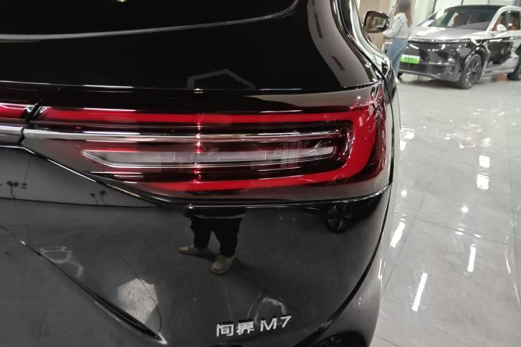 Used Hima AITO M7 2024 1.5T Intelligent Drive 4x4 Max Edition 6 Seats Right Rear Taillight