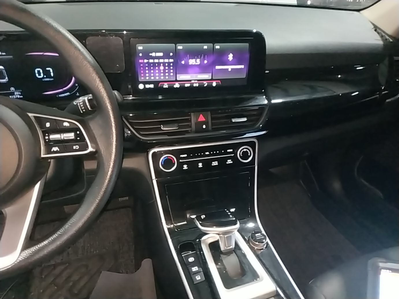 Kia Seltos 2023 1.5L CVT Luxury Edition - Luxury — снимка 15