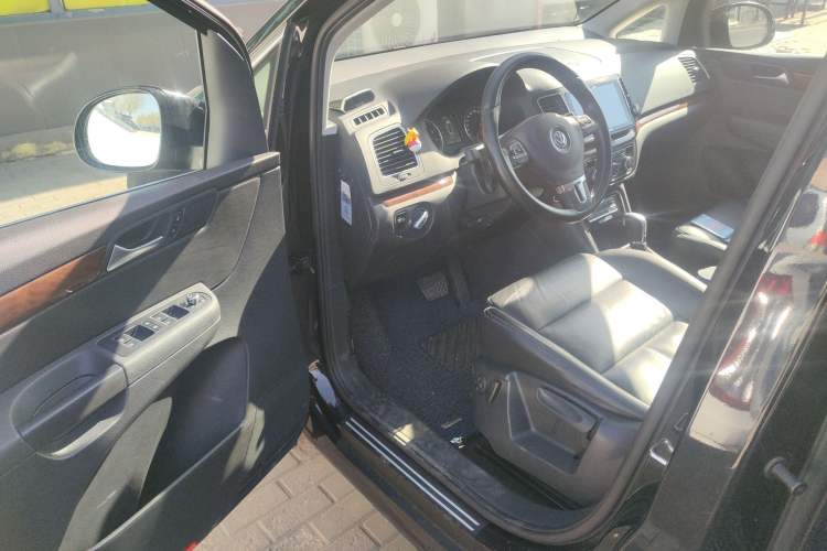 Used Volkswagen Sharan 2014 2.0 TSI Comfort Model