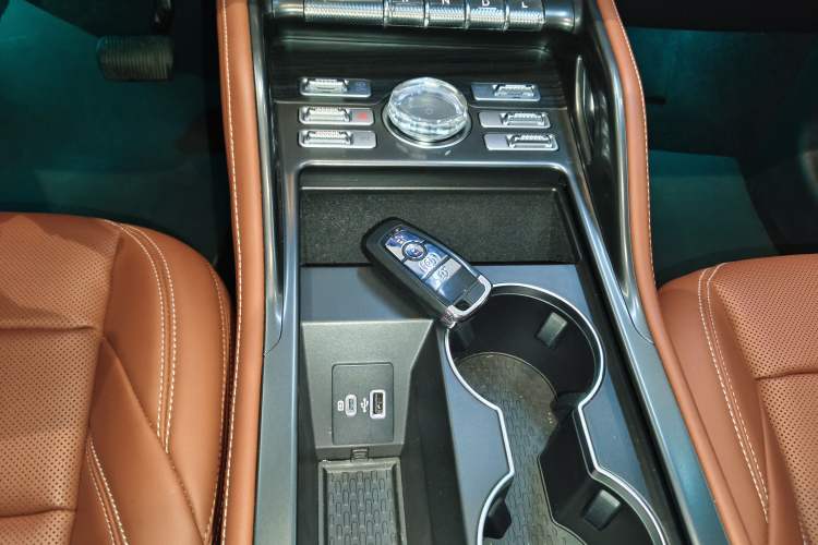 Used Lincoln Nautilus 2025 2.0T All-Wheel-Drive Luxury Hybrid Edition