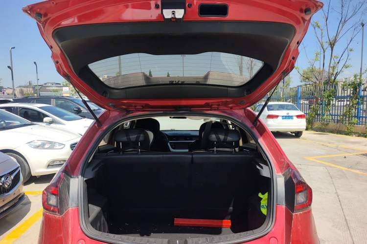 Used Geely Auto Vision X3 2019 Upgraded Model 1.5L CVT Prestige Version Trunk