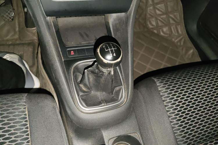 Used Volkswagen Golf 2011 1.6 Manual Fashion Edition