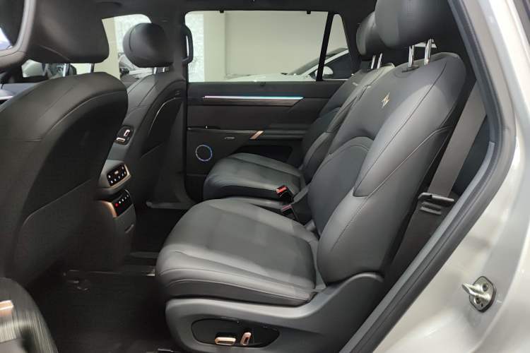 Used Dongfeng eπ eπ008 2024 210Max Range-Extended Version 6 Seats