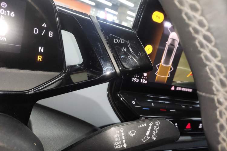 Used Volkswagen ID.4 X 2022 Pure Smart Edition Gear Lever