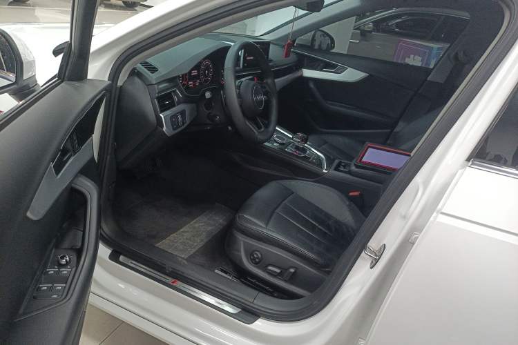 Used Audi A4L 2019 40 TFSI Fashion Version China V Left Front Seat