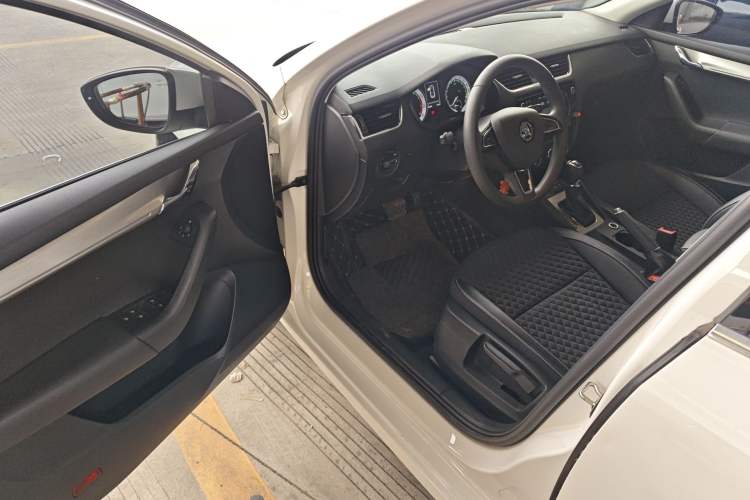 Used Skoda Octavia 2019 TSI230 DSG Luxury Edition