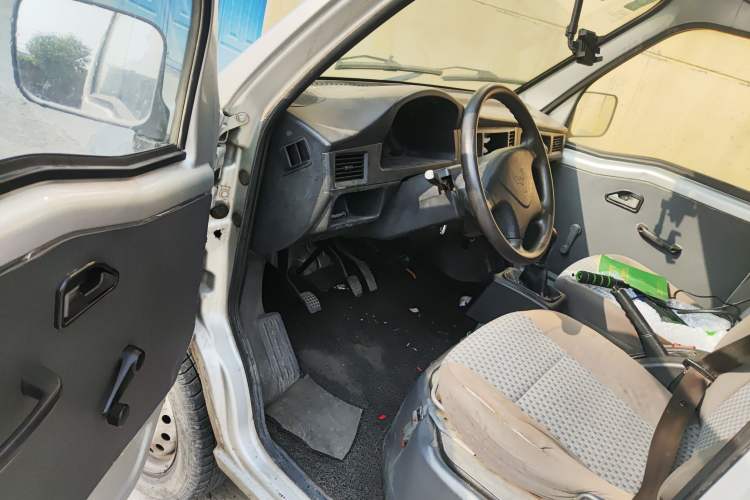 Used Wuling Zhiguang 2015 1.2L Practical LS-I Model