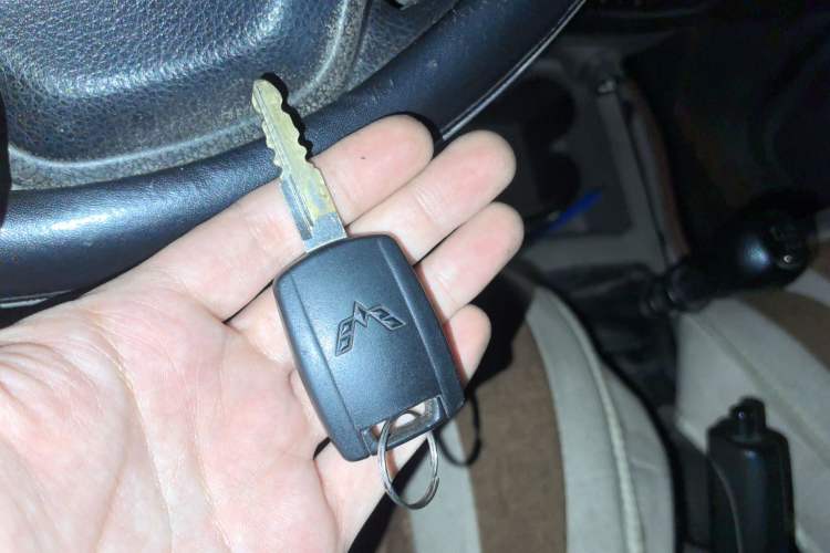 Used Wuling Rongguang V 2019 1.5L Window-Sealed Utility Model China VI LAR Vehicle Key