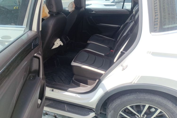 Used Volkswagen Tiguan L 2017 330TSI Automatic Two-Wheel Drive Luxury Edition Left Rear Seat