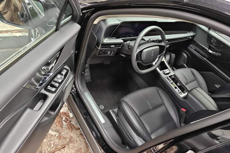 Used Lincoln Corsair 2023 2.0T Two-Wheel Drive Luxury Edition
