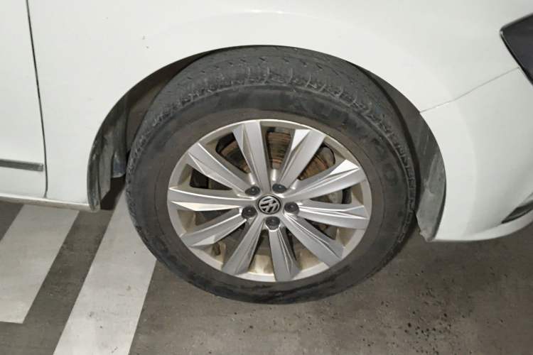 Used Volkswagen Bora 2018 1.5L Automatic Comfort Model Right Front Wheel Hub